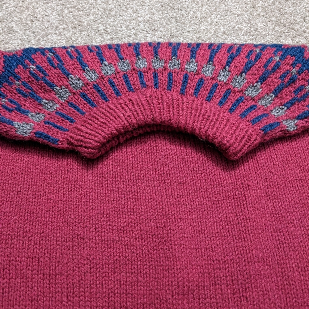 Vintage 80s chunky knit wool pink yoke pattern sweater Canadian handmade - Picture 5 of 11